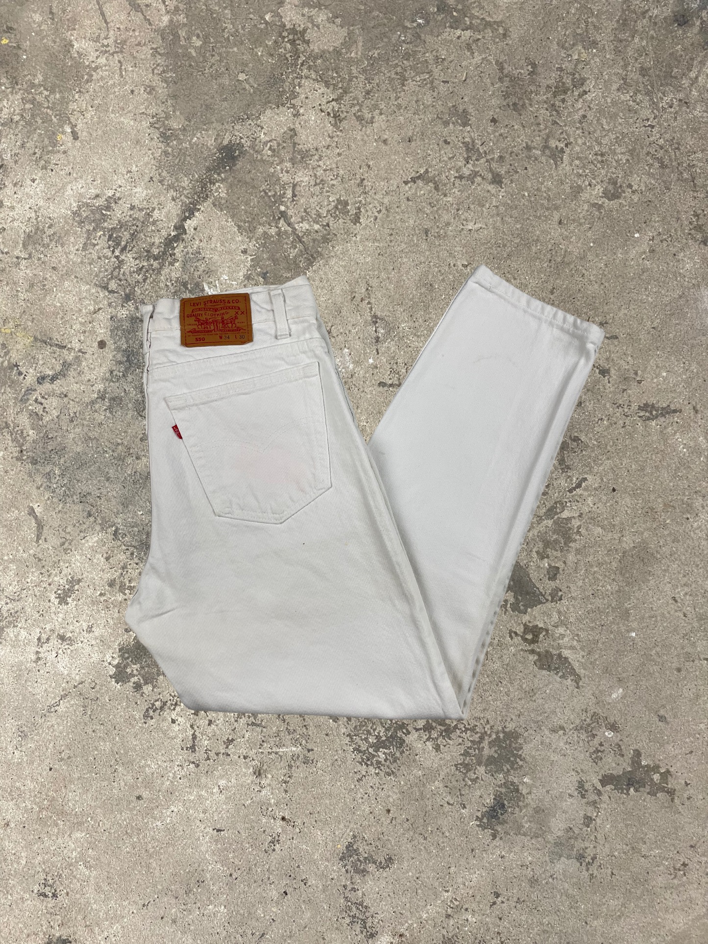 Levis 550 white Jeans