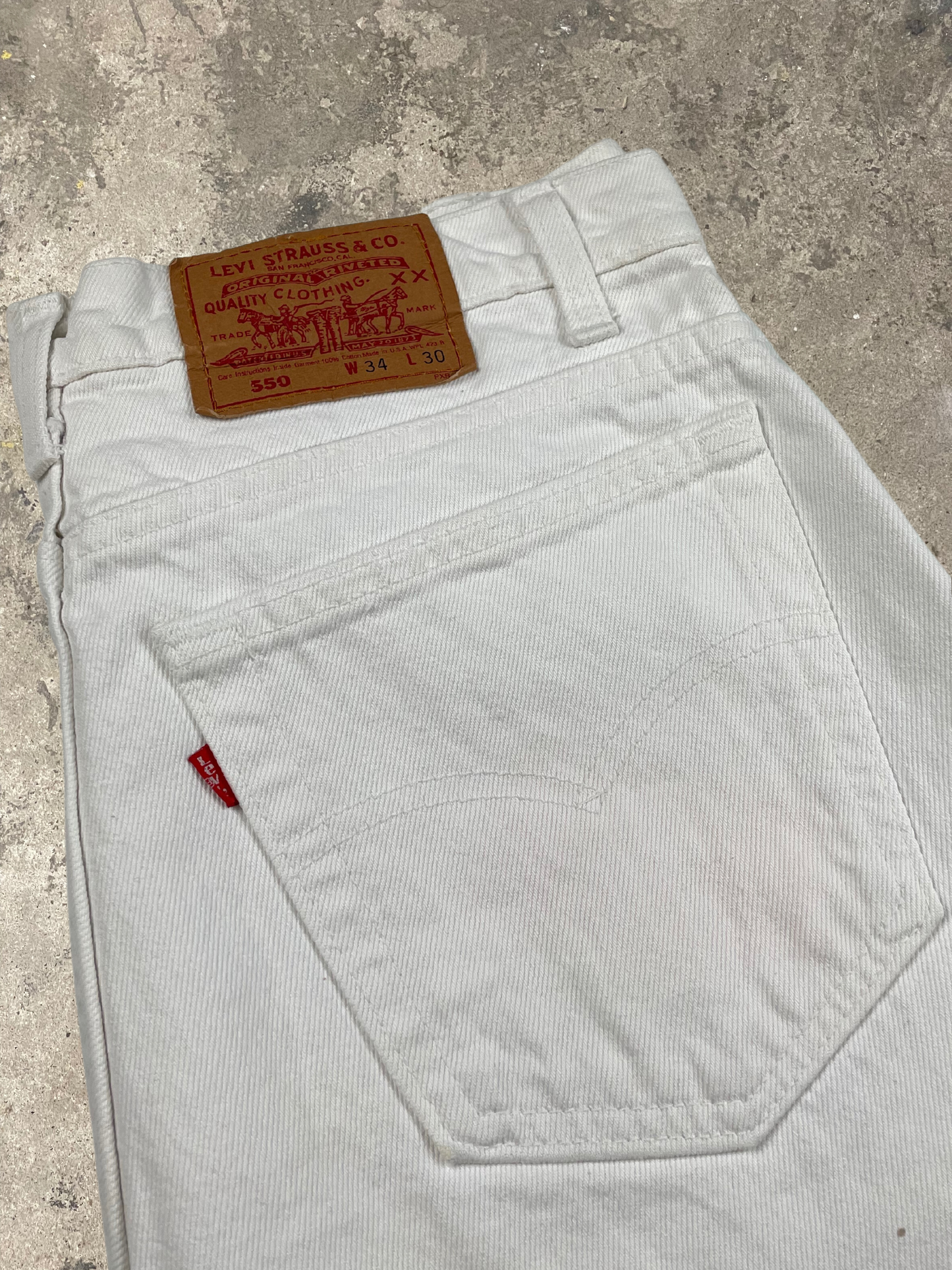 Levis 550 white Jeans